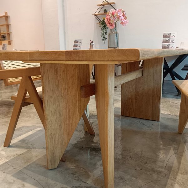 Tabuii Dining Table - Image 2